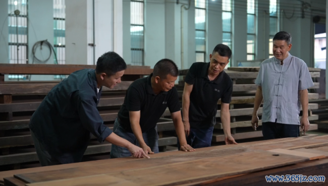 榫卯匠心，代代共守：区锦泽获评传统榫卯产品制作期间非遗代表性传承东说念主
