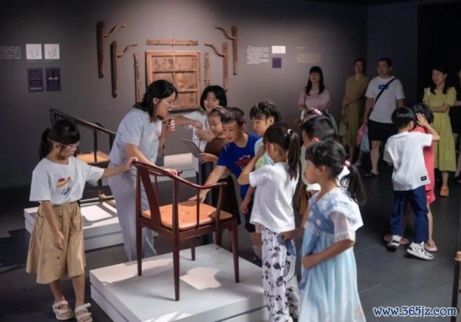 榫卯匠心，代代共守：区锦泽获评传统榫卯产品制作期间非遗代表性传承东说念主