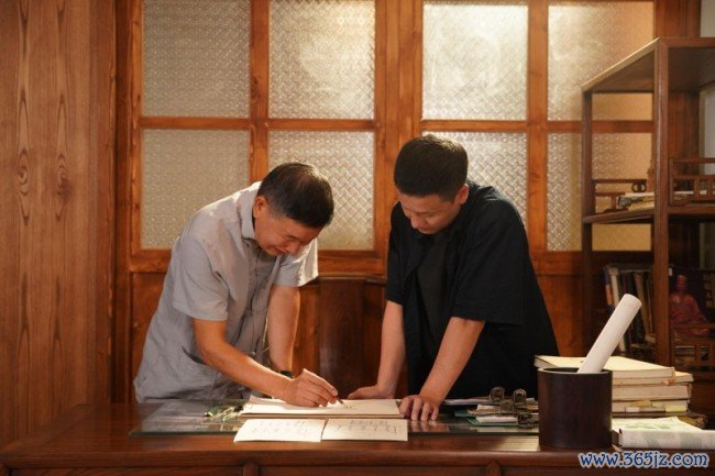 榫卯匠心，代代共守：区锦泽获评传统榫卯产品制作期间非遗代表性传承东说念主